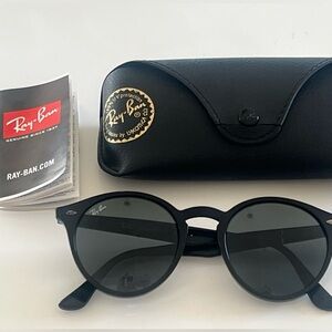 Ray-Ban RB2180
Lens Width: 51
Bridge Width: 21
Arm Length: 150
Lens Height: 49